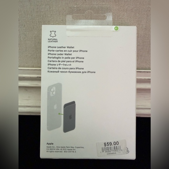 Apple iPhone Leather Wallet with MagSafe in Golden Brown NIB - Picture 2 of 3